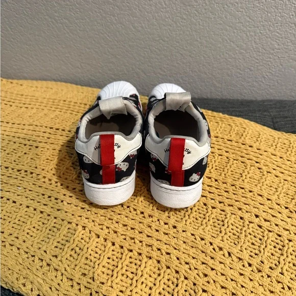 Hello Kitty Adidas Black Kids Shoes - Picture 2 of 4